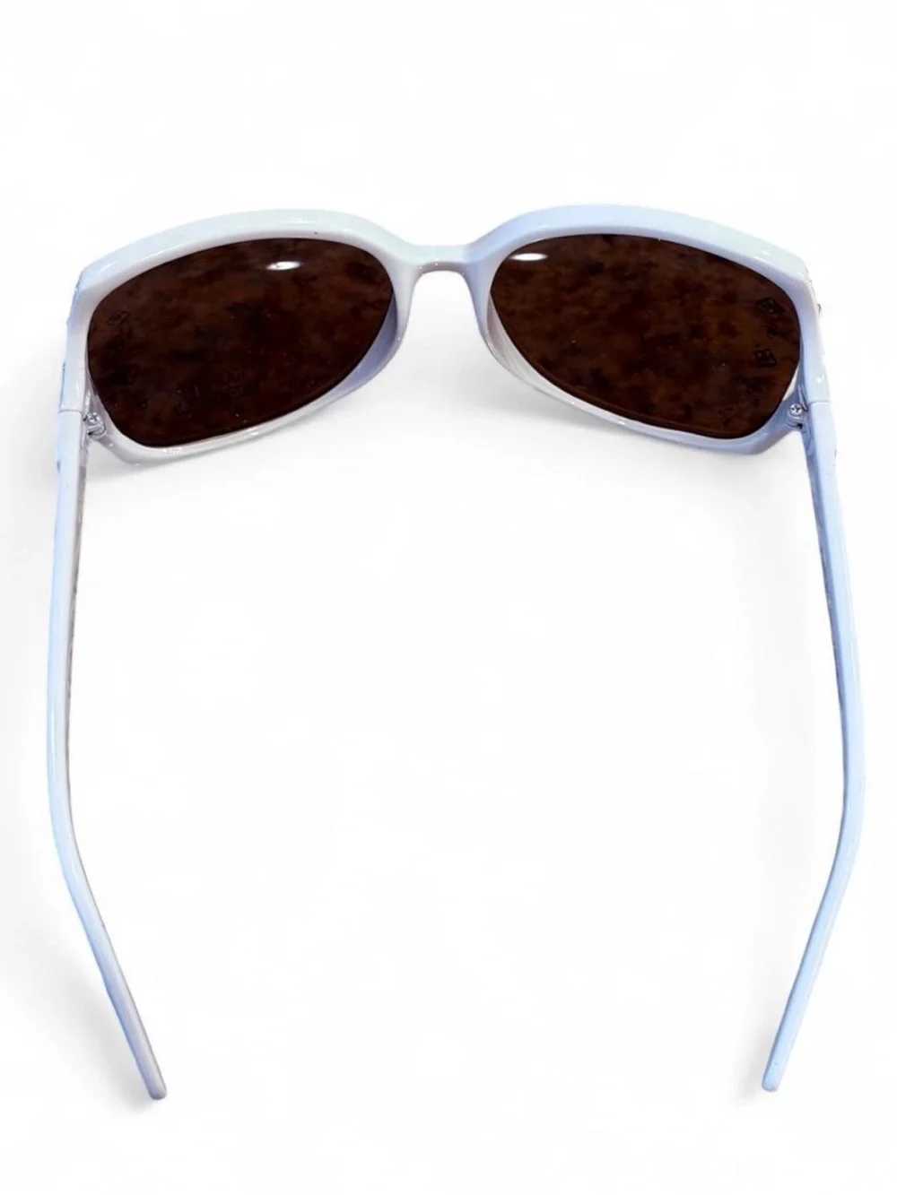 NWT White Oversized Women's Sunglasses with Dark Lenses 100% UV protection NWT